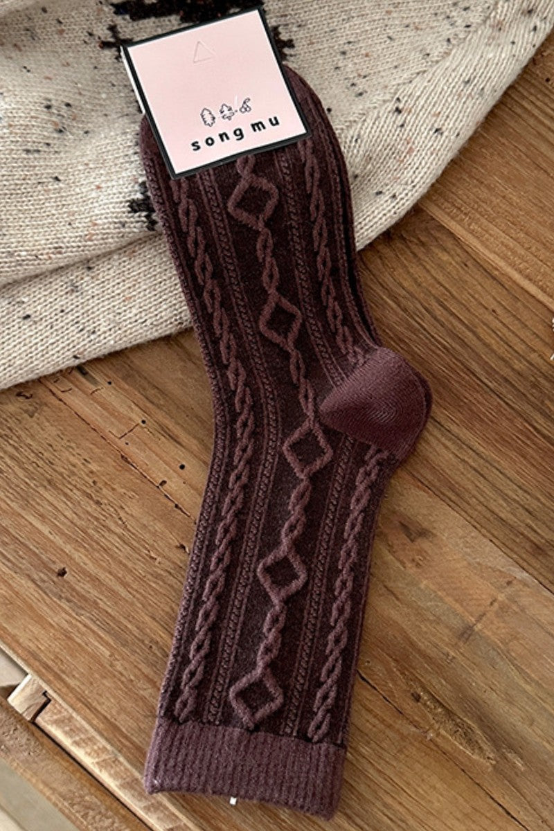 JJTL Cable Knit Mid Calf Socks