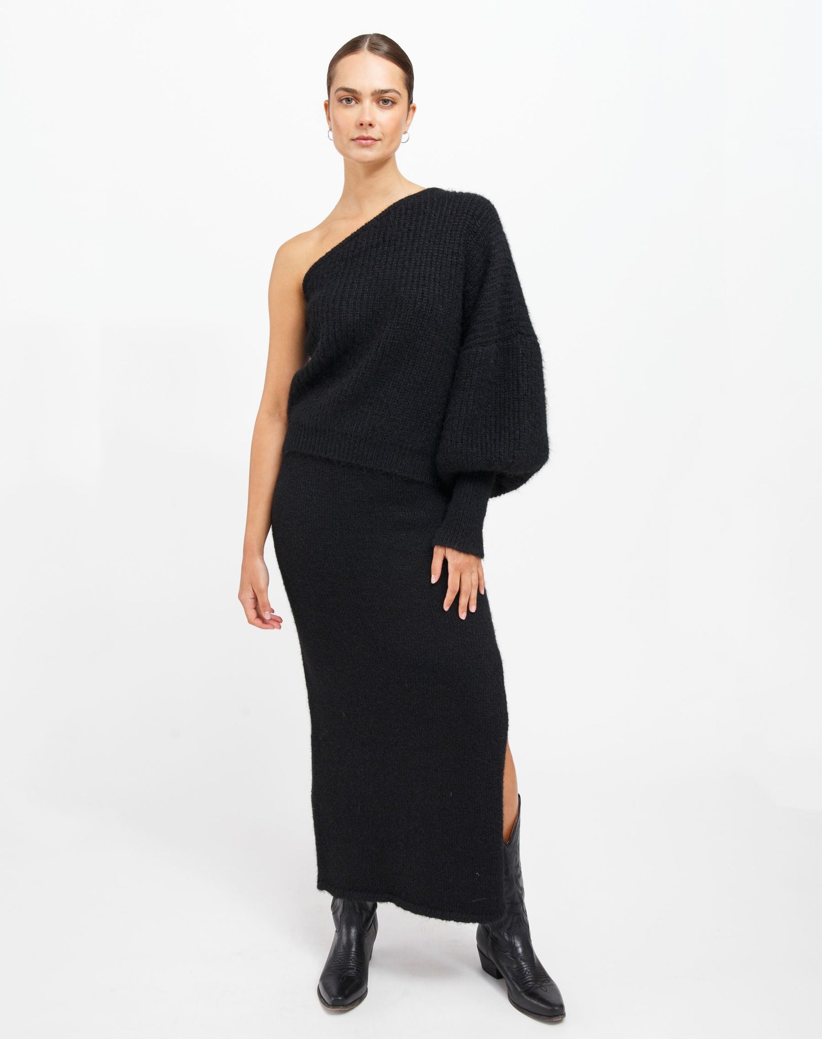 Brunette the Label Victoria One Shoulder Knit Sweater BLK