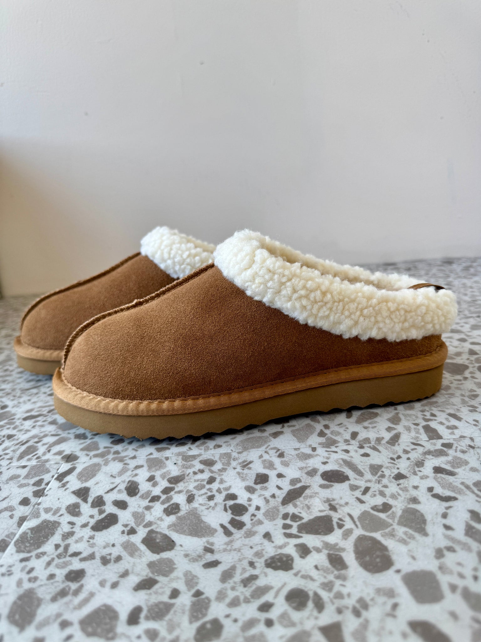 Snow Owl Emory Suede Slides CHEST
