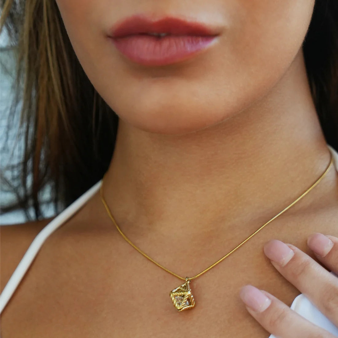 Hackney Nine Karjat Geometric Caged Pendant GLD