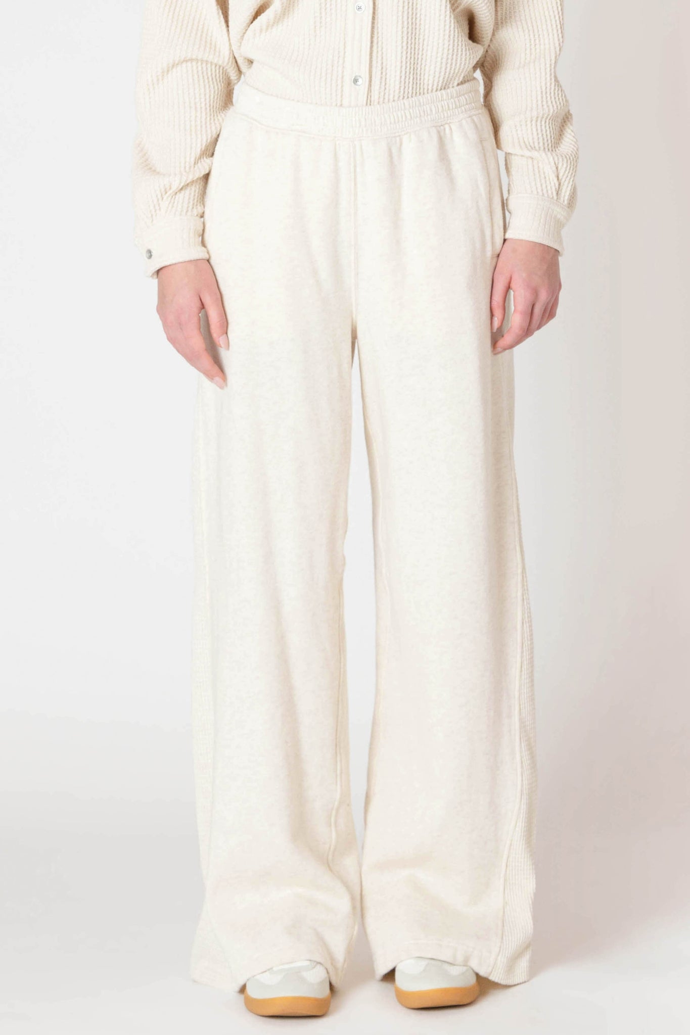 Room 34 Wide Leg Jogger CAKE BATTER