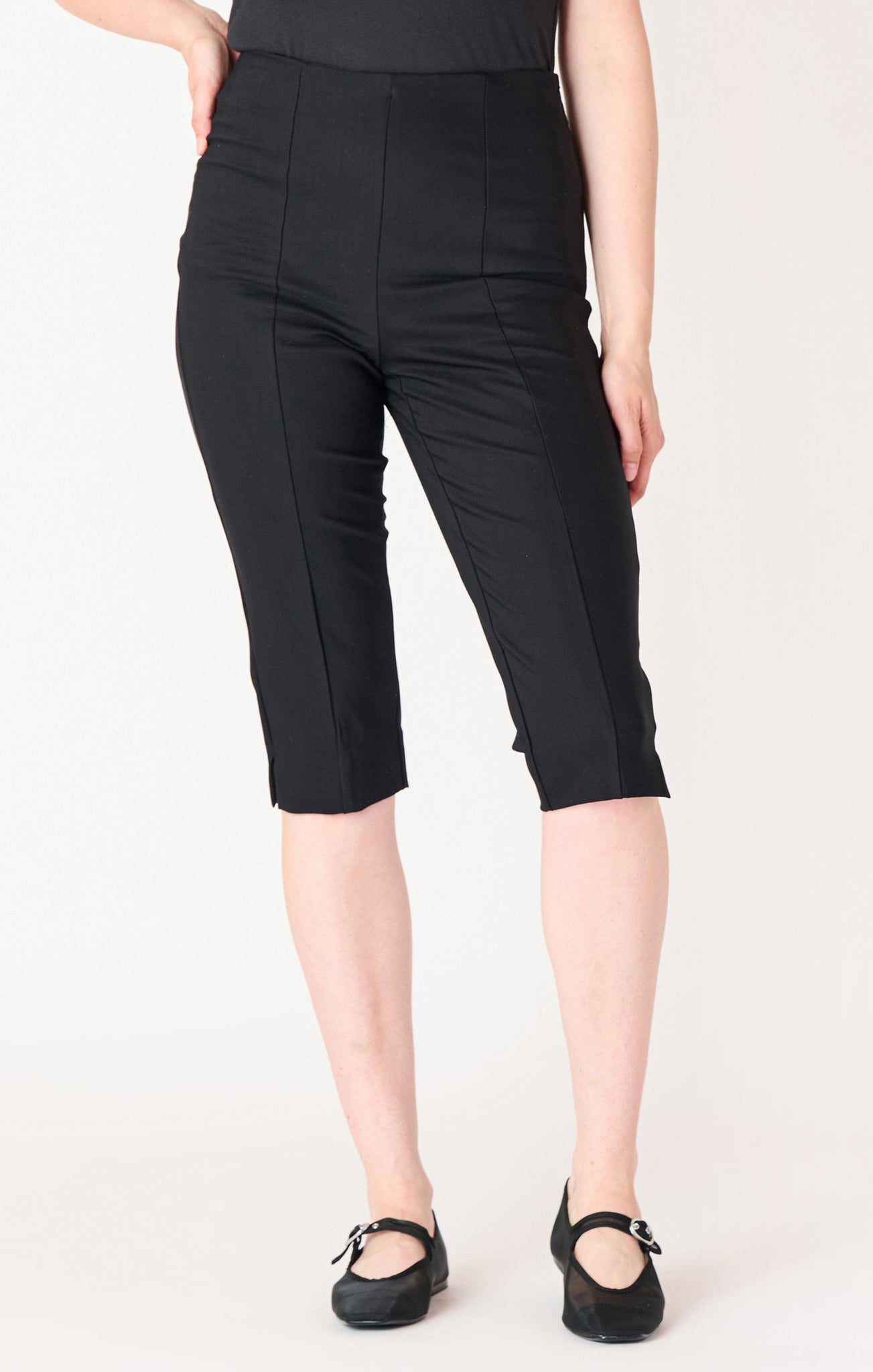 Black Tape Capri Pants BLK